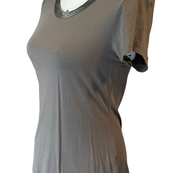 Banana Republic Luxe Touch Crew-Neck T-Shirt | Ice Latte | Size M - Picture 4 of 7